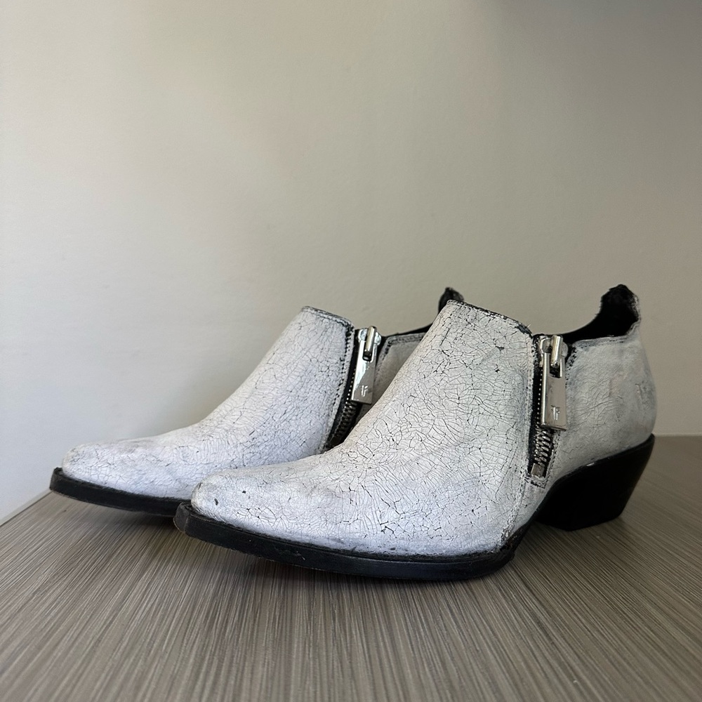 FRYE Boots- Sacha Zip Booties White Crackled Leather Shootie